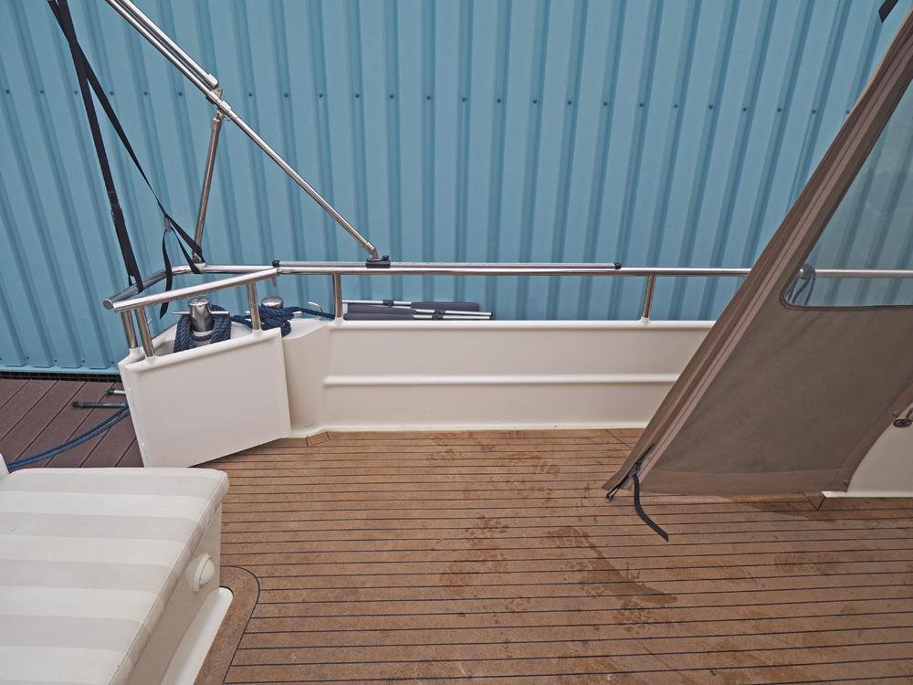  Deck equipment